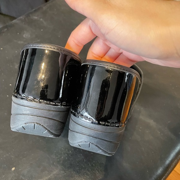 Glossy Leather shiny XP 20 clogs mules slip on work shoes nurse favorite - Picture 10 of 11